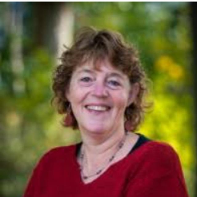 Pasfoto Ellen Leenarts